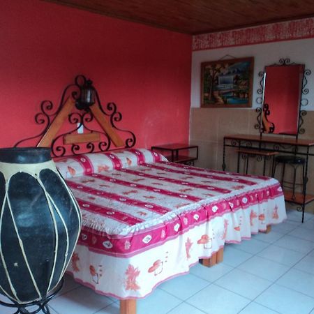 Paraiso Del Bosque Hotel Креел Екстериор снимка